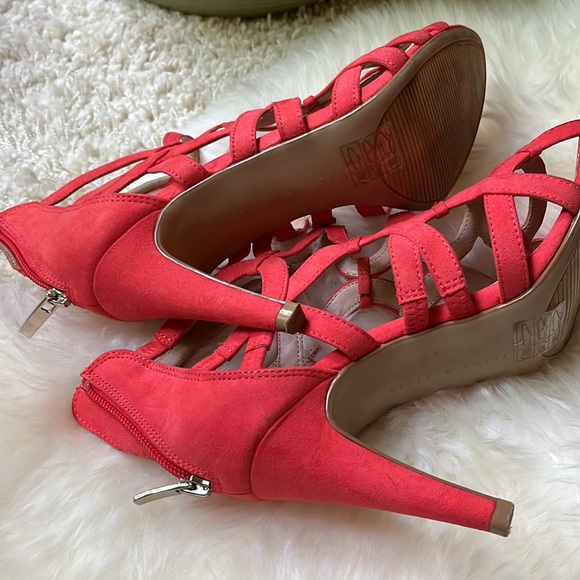 Kelly & Kate Zipper Back Red Cage Heels Sz 7.5 - Picture 13 of 16